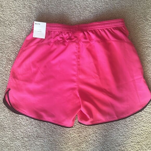 Nike Women’s Dri-Fit Laser Woven V Short! - Picture 2 of 8